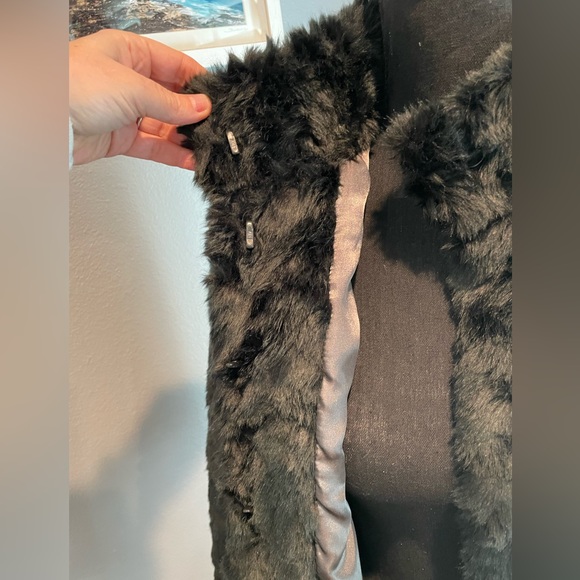 Oasis Faux Fur Jacket - Picture 6 of 6